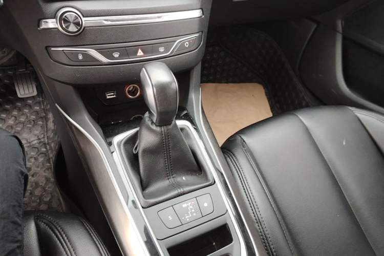 Used Peugeot 408 2016 1.6T Automatic Luxury Edition Gear Lever
