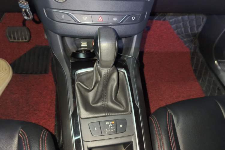Used Peugeot 408 2016 1.6T Automatic Luxury Edition Gear Lever