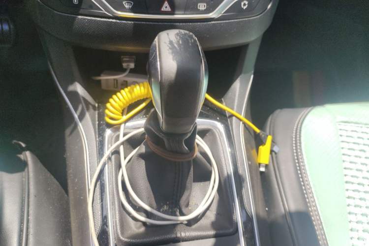 Used Peugeot 408 2016 1.6T Automatic Luxury Edition Gear Lever