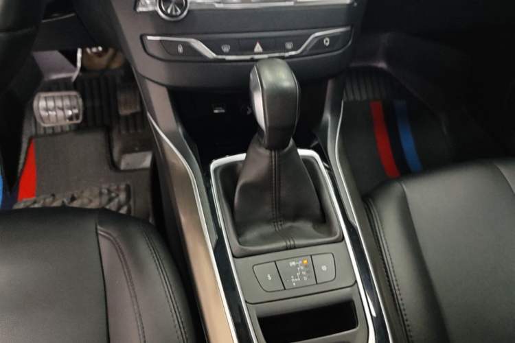 Used Peugeot 408 2016 1.6T Automatic Luxury Edition Gear Lever