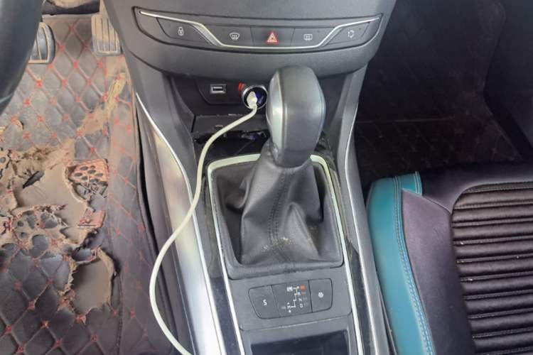 Used Peugeot 408 2016 1.6T Automatic Luxury Edition Gear Lever