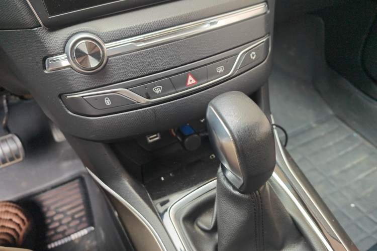 Used Peugeot 408 2016 1.6T Automatic Luxury Edition Gear Lever