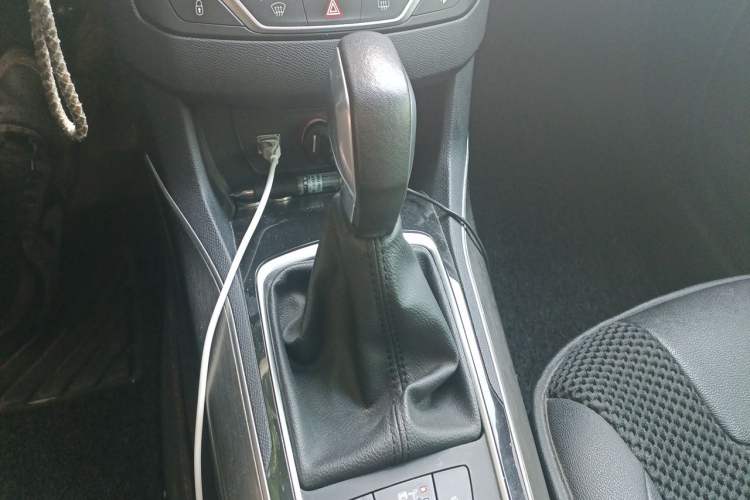Used Peugeot 408 2016 1.6T Automatic Luxury Edition Gear Lever