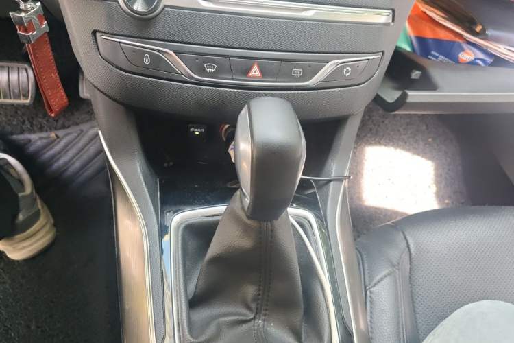 Used Peugeot 408 2016 1.6T Automatic Luxury Edition Gear Lever