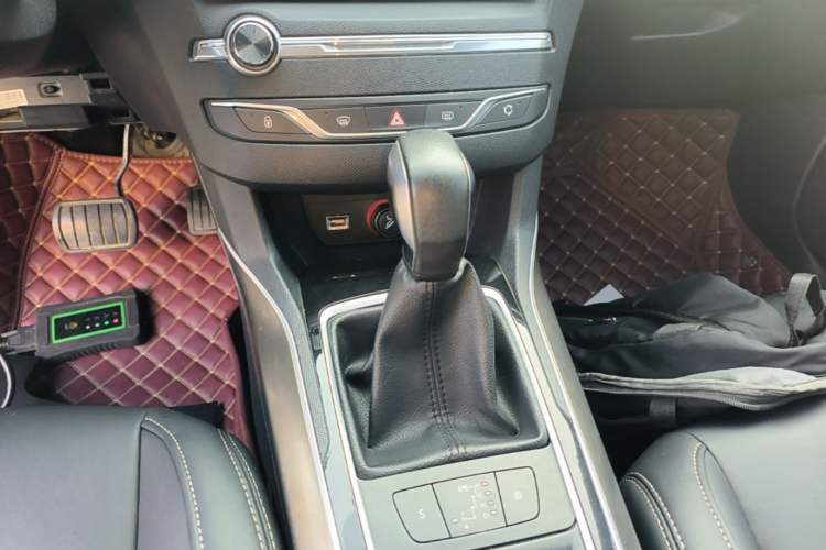 Used Peugeot 408 2016 1.6T Automatic Luxury Edition Gear Lever