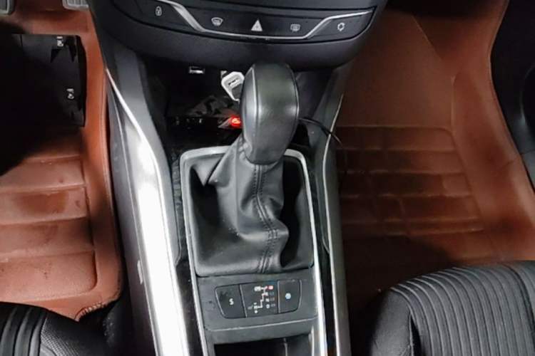 Used Peugeot 408 2016 1.6T Automatic Luxury Edition Gear Lever