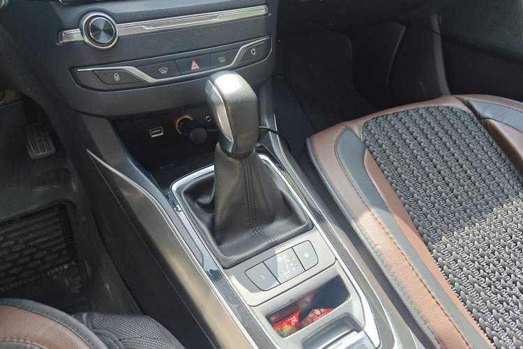 Used Peugeot 408 2016 1.6T Automatic Luxury Edition Gear Lever