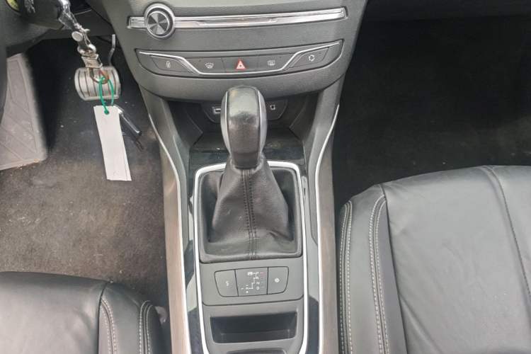 Used Peugeot 408 2016 1.6T Automatic Luxury Edition Gear Lever