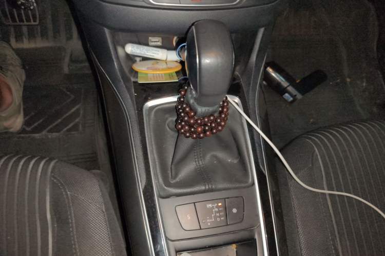 Used Peugeot 408 2016 1.6T Automatic Luxury Edition Gear Lever