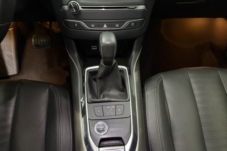 Used Peugeot 408 2016 1.6T Automatic Luxury Edition Gear Lever