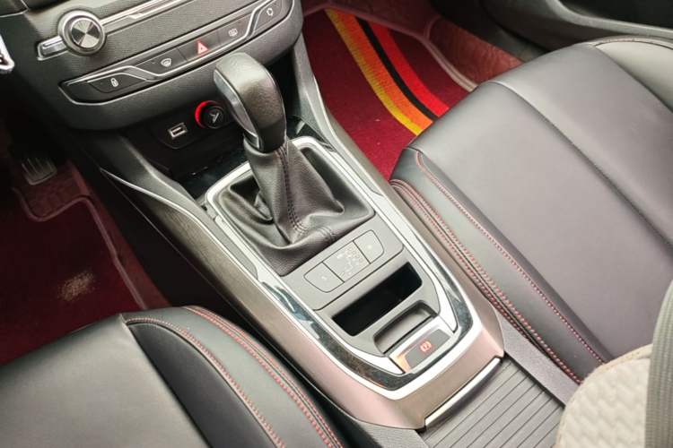 Used Peugeot 408 2016 1.6T Automatic Luxury Edition Gear Lever