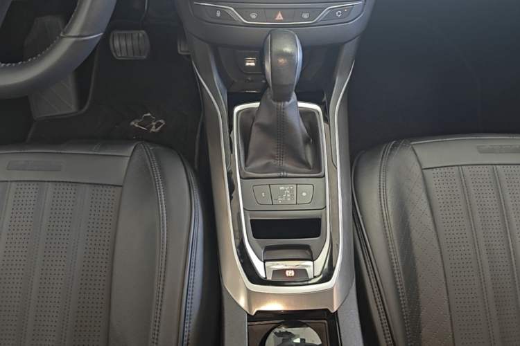 Used Peugeot 408 2016 1.6T Automatic Luxury Edition Gear Lever