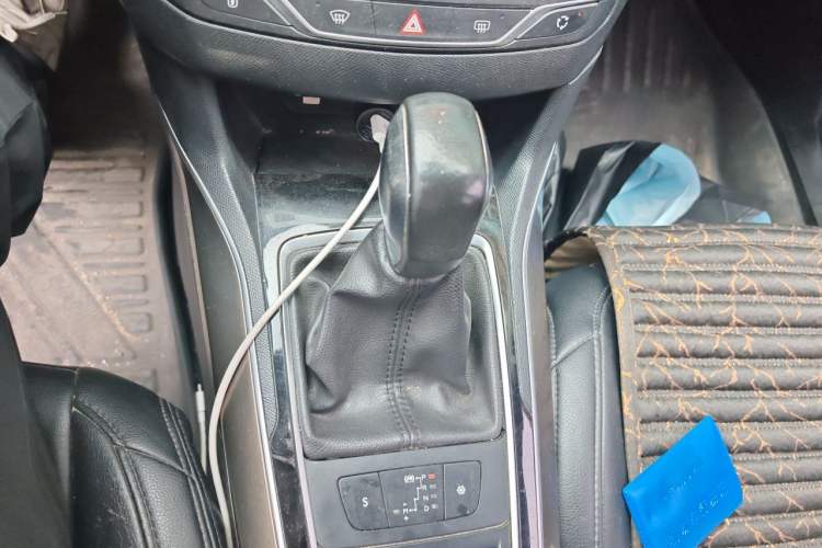 Used Peugeot 408 2016 1.6T Automatic Luxury Edition Gear Lever