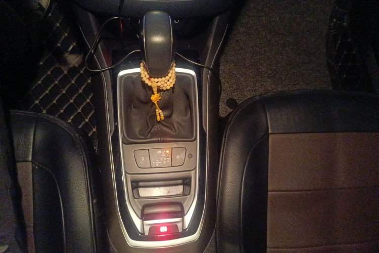 Used Peugeot 408 2016 1.6T Automatic Luxury Edition Gear Lever