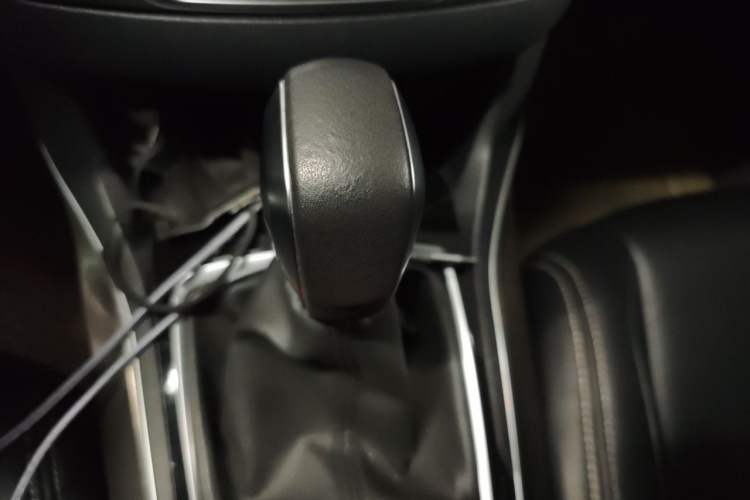 Used Peugeot 408 2016 1.6T Automatic Luxury Edition Gear Lever