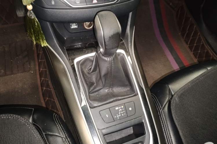 Used Peugeot 408 2016 1.6T Automatic Luxury Edition Gear Lever