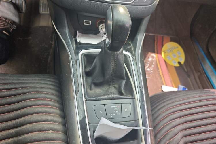 Used Peugeot 408 2016 1.6T Automatic Luxury Edition Gear Lever