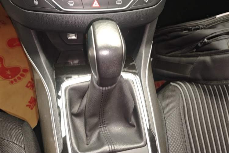 Used Peugeot 408 2016 1.6T Automatic Luxury Edition Gear Lever