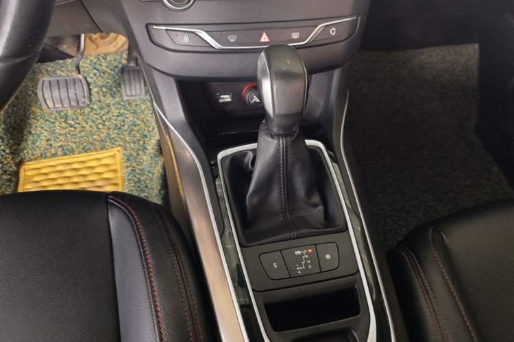 Used Peugeot 408 2016 1.6T Automatic Luxury Edition Gear Lever