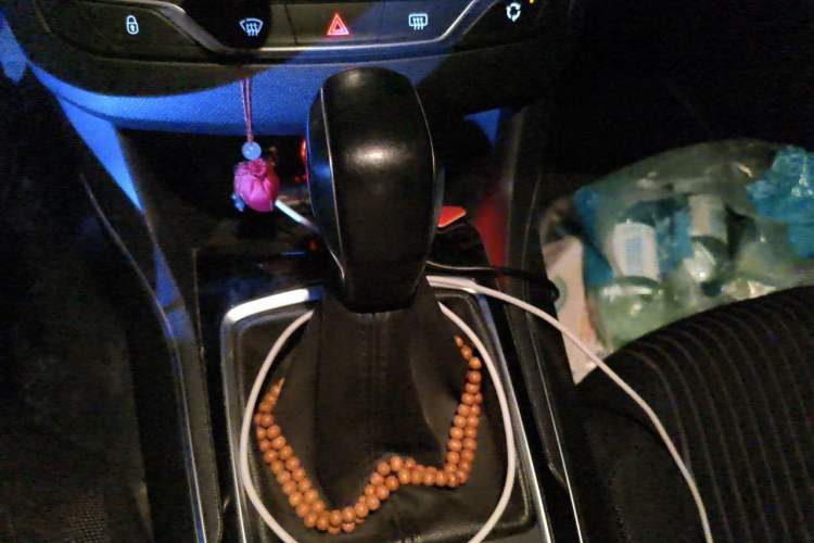 Used Peugeot 408 2016 1.6T Automatic Luxury Edition Gear Lever