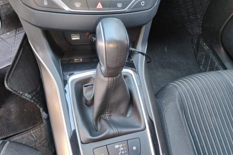 Used Peugeot 408 2016 1.6T Automatic Luxury Edition Gear Lever