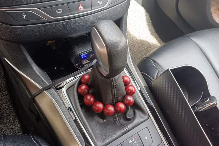 Used Peugeot 408 2016 1.6T Automatic Luxury Edition Gear Lever