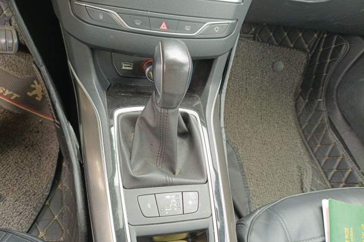 Used Peugeot 408 2016 1.6T Automatic Luxury Edition Gear Lever