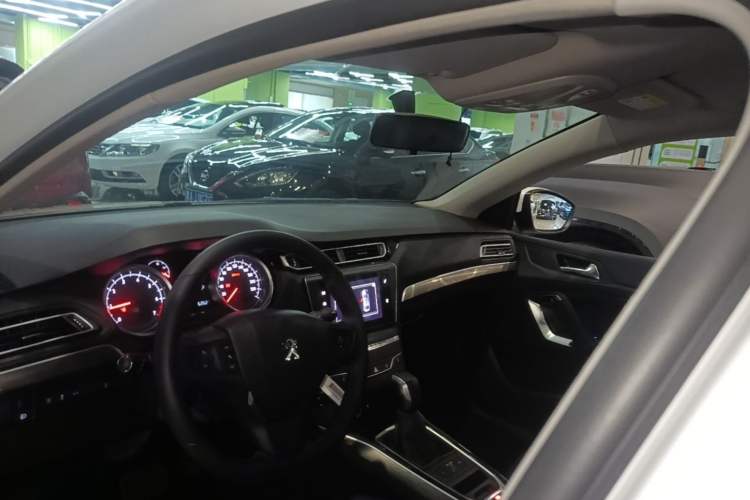 Used Peugeot 408 2016 1.6T Automatic Luxury Edition Headliner