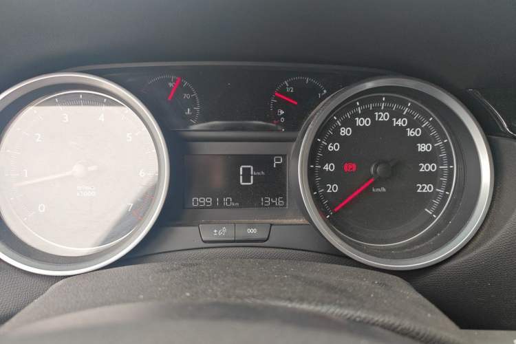 Used Peugeot 408 2016 1.6T Automatic Luxury Edition Instrument Cluster