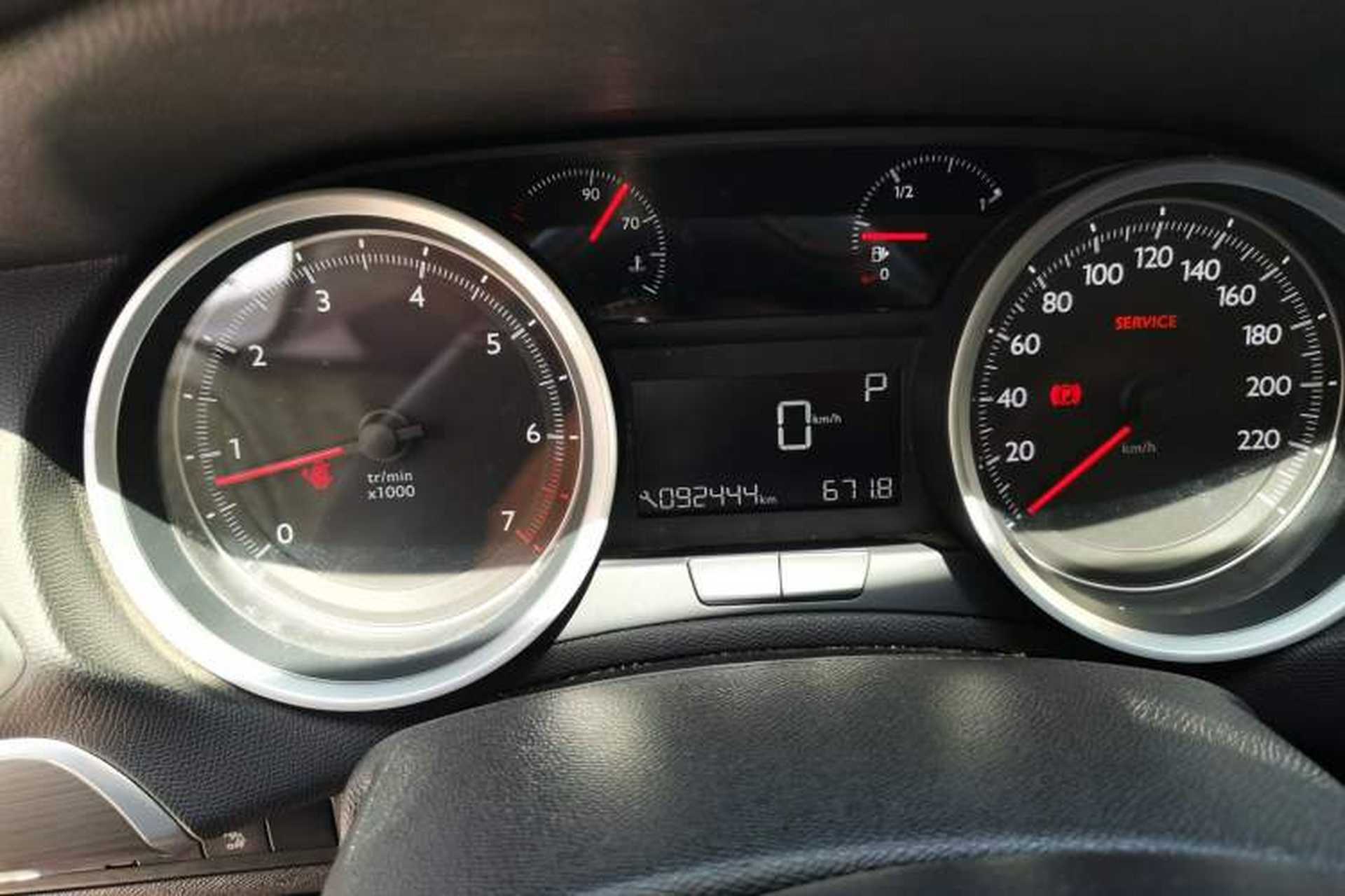 Used Peugeot 408 2016 1.6T Automatic Luxury Edition Instrument Cluster