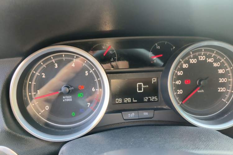 Used Peugeot 408 2016 1.6T Automatic Luxury Edition Instrument Cluster