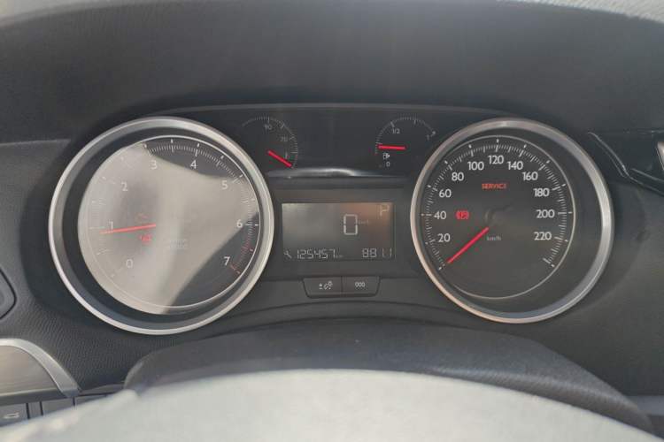 Used Peugeot 408 2016 1.6T Automatic Luxury Edition Instrument Cluster