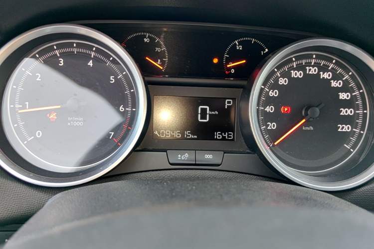 Used Peugeot 408 2016 1.6T Automatic Luxury Edition Instrument Cluster
