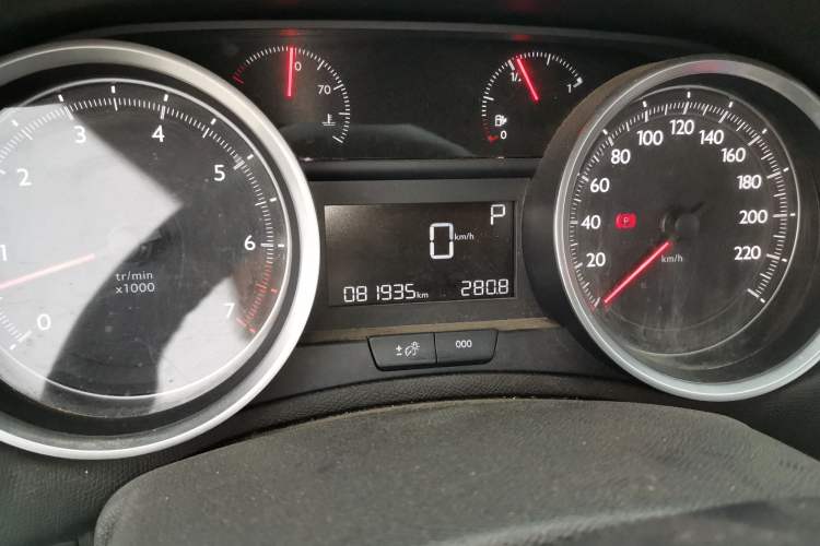 Used Peugeot 408 2016 1.6T Automatic Luxury Edition Instrument Cluster