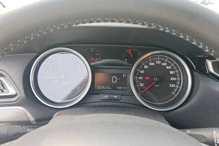 Used Peugeot 408 2016 1.6T Automatic Luxury Edition Instrument Cluster