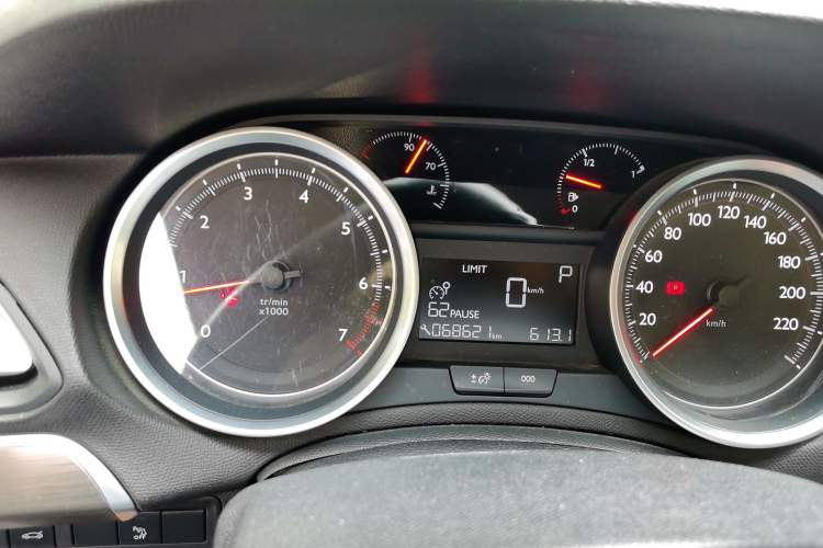 Used Peugeot 408 2016 1.6T Automatic Luxury Edition Instrument Cluster