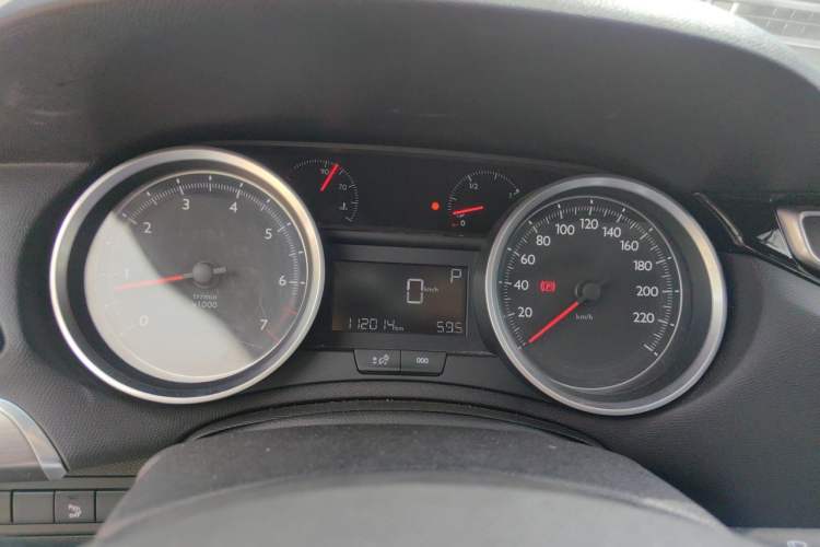 Used Peugeot 408 2016 1.6T Automatic Luxury Edition Instrument Cluster