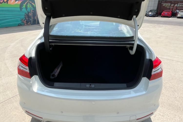 Used Peugeot 408 2016 1.6T Automatic Luxury Edition Interior 1