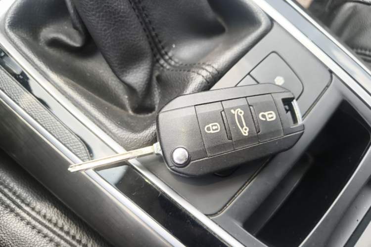 Used Peugeot 408 2016 1.6T Automatic Luxury Edition Interior 1