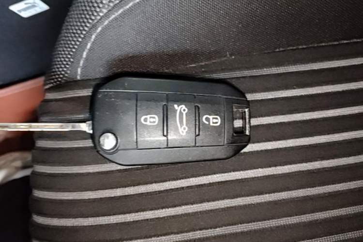 Used Peugeot 408 2016 1.6T Automatic Luxury Edition Interior 1