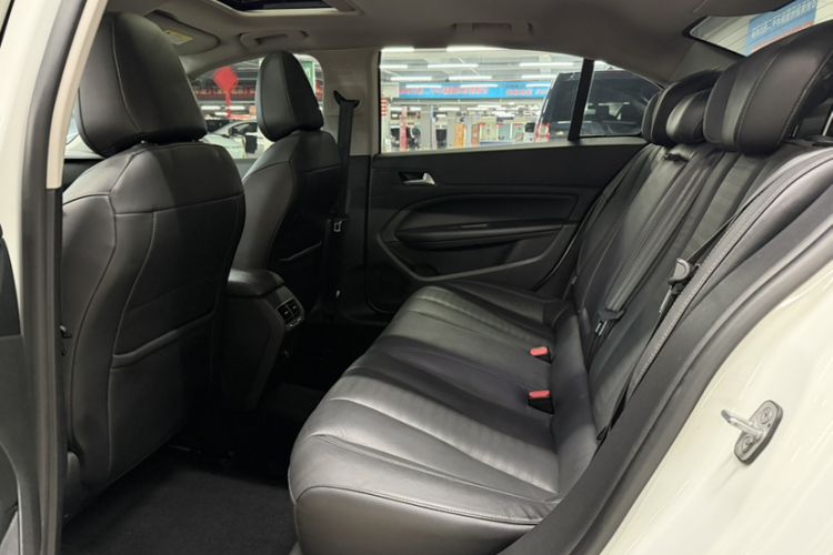 Used Peugeot 408 2016 1.6T Automatic Luxury Edition Interior 2