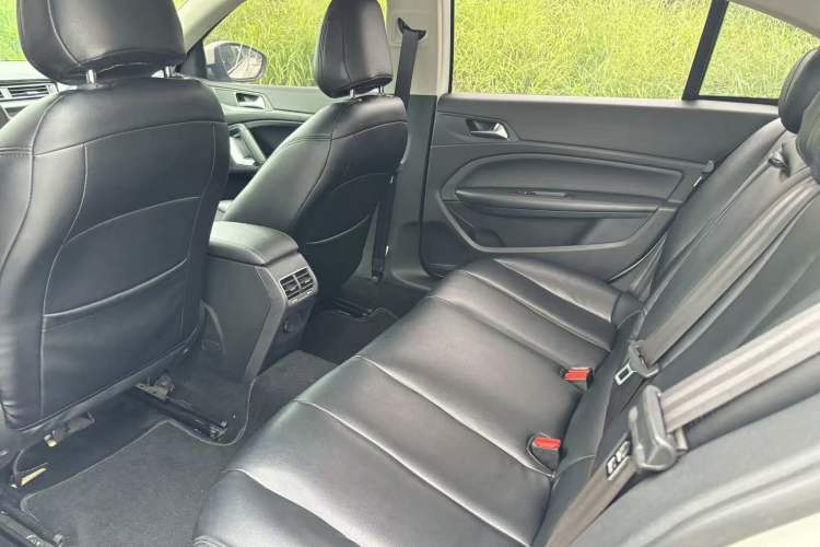 Used Peugeot 408 2016 1.6T Automatic Luxury Edition Interior 3