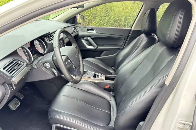 Used Peugeot 408 2016 1.6T Automatic Luxury Edition Interior 7