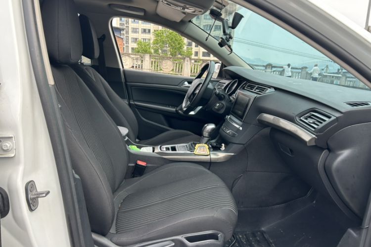 Used Peugeot 408 2016 1.6T Automatic Luxury Edition Interior 7