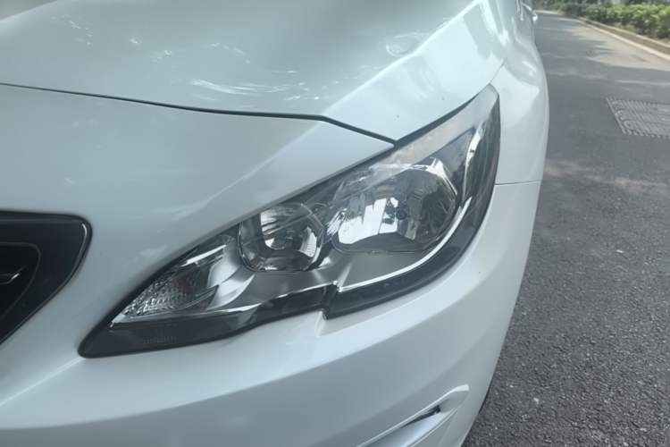 Used Peugeot 408 2016 1.6T Automatic Luxury Edition Left Front Headlight