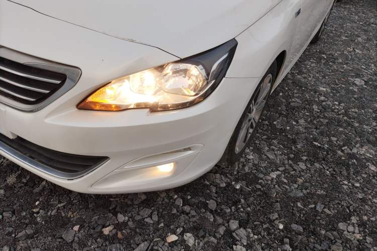 Used Peugeot 408 2016 1.6T Automatic Luxury Edition Left Front Headlight