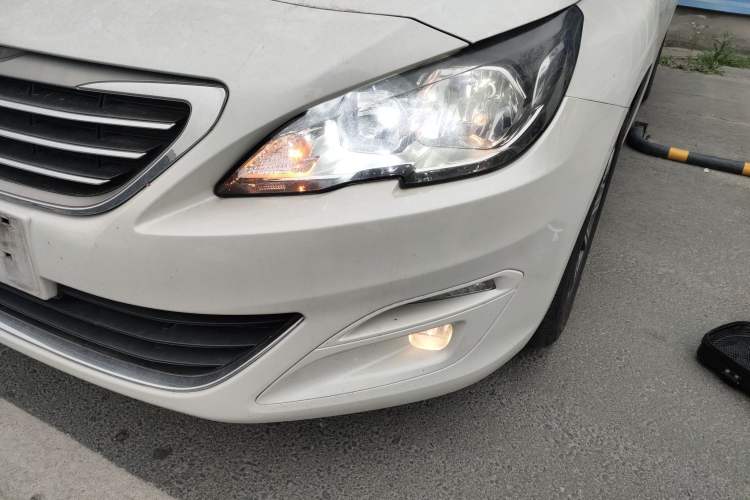 Used Peugeot 408 2016 1.6T Automatic Luxury Edition Left Front Headlight