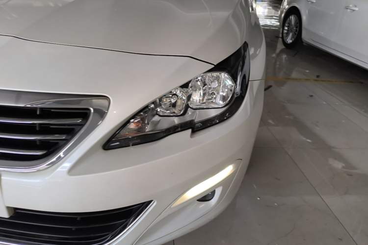 Used Peugeot 408 2016 1.6T Automatic Luxury Edition Left Front Headlight