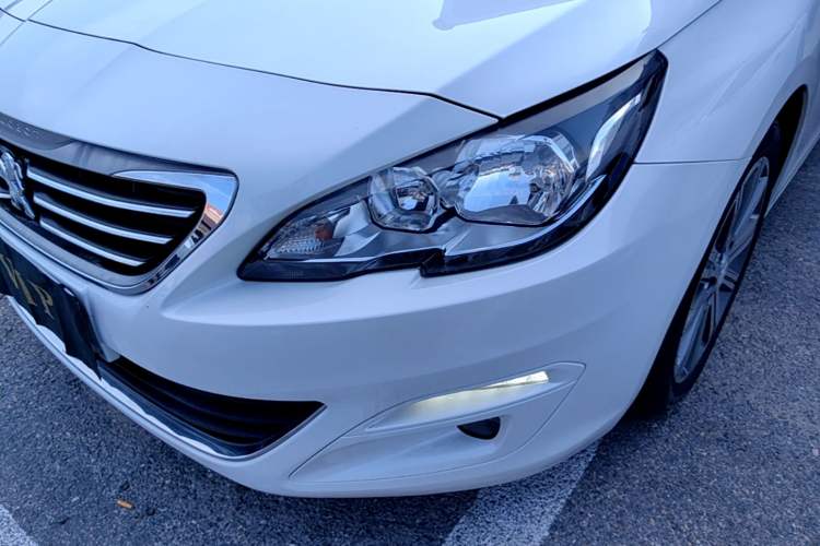 Used Peugeot 408 2016 1.6T Automatic Luxury Edition Left Front Headlight
