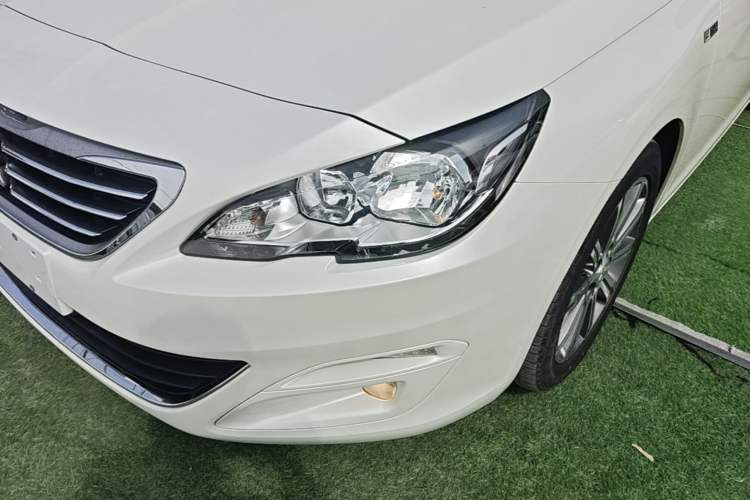 Used Peugeot 408 2016 1.6T Automatic Luxury Edition Left Front Headlight